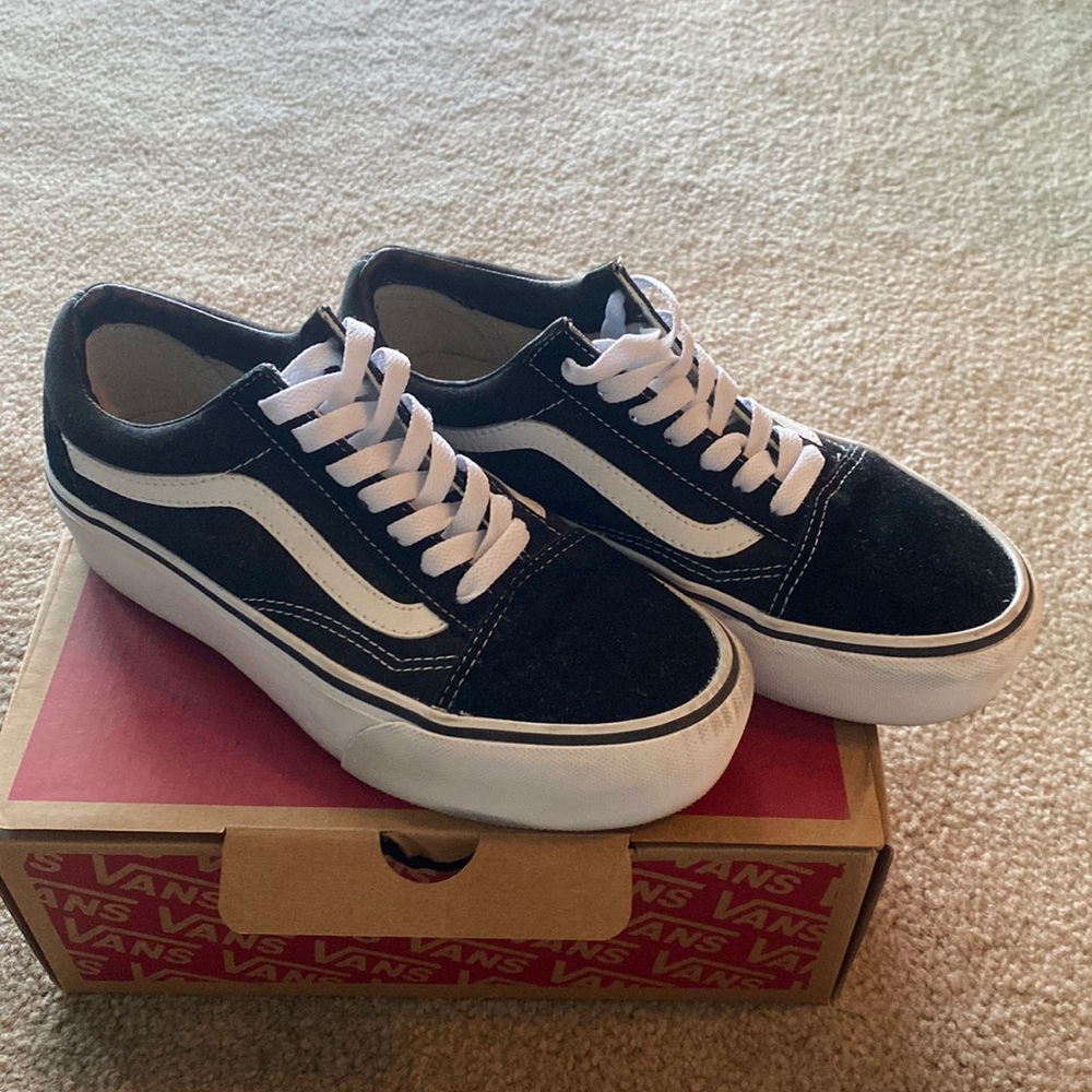 Vans Old Skool Platform Black/White Sneakers Women’s Size 6.5